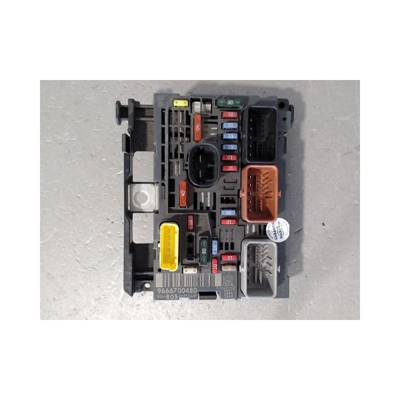 BOITE A FUSIBLES PEUGEOT 308 SW 2008-