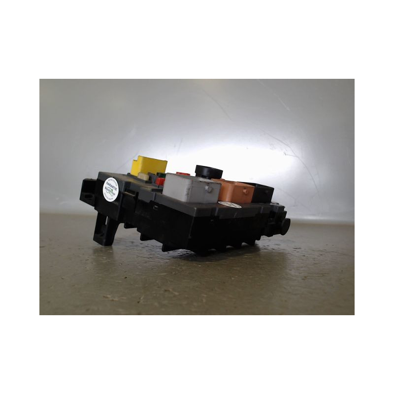 BOITE A FUSIBLES PEUGEOT 308 2011-