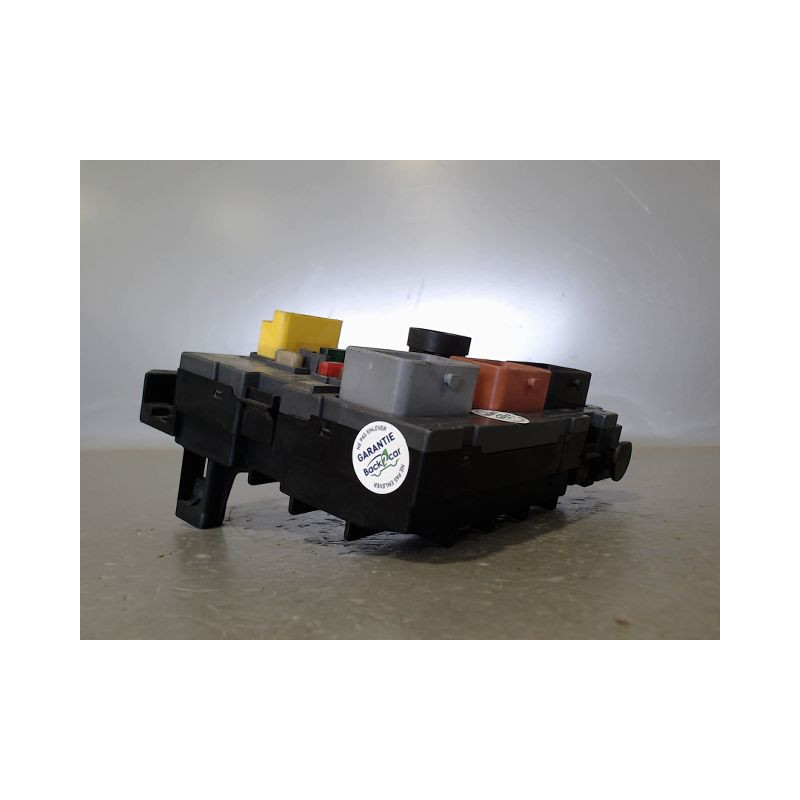BOITE A FUSIBLES PEUGEOT 308 2007-