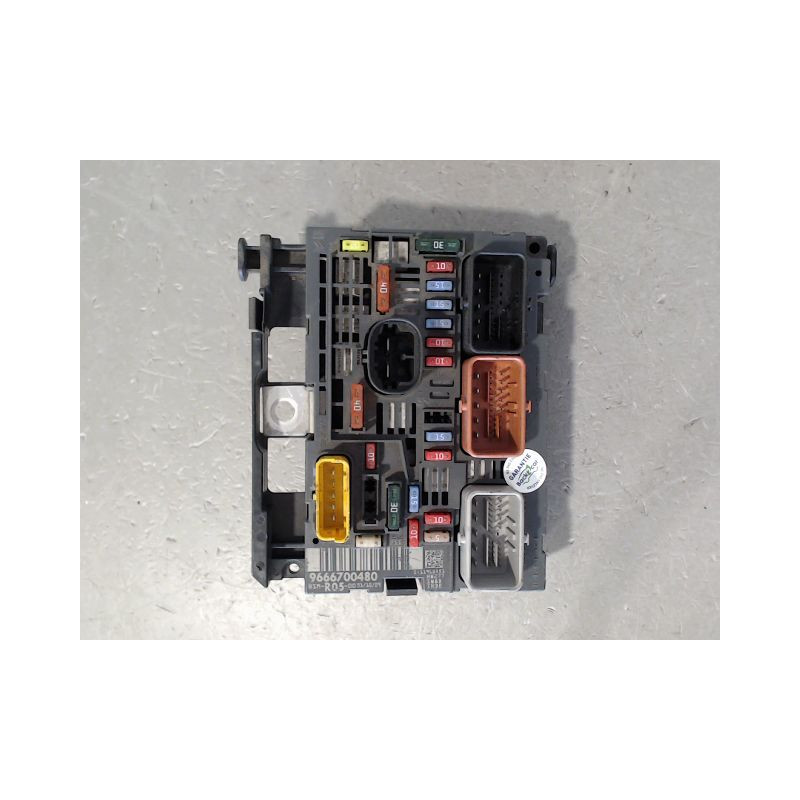 BOITE A FUSIBLES PEUGEOT 308 2007-