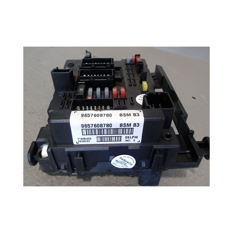 BOITE A FUSIBLES PEUGEOT 206 5P