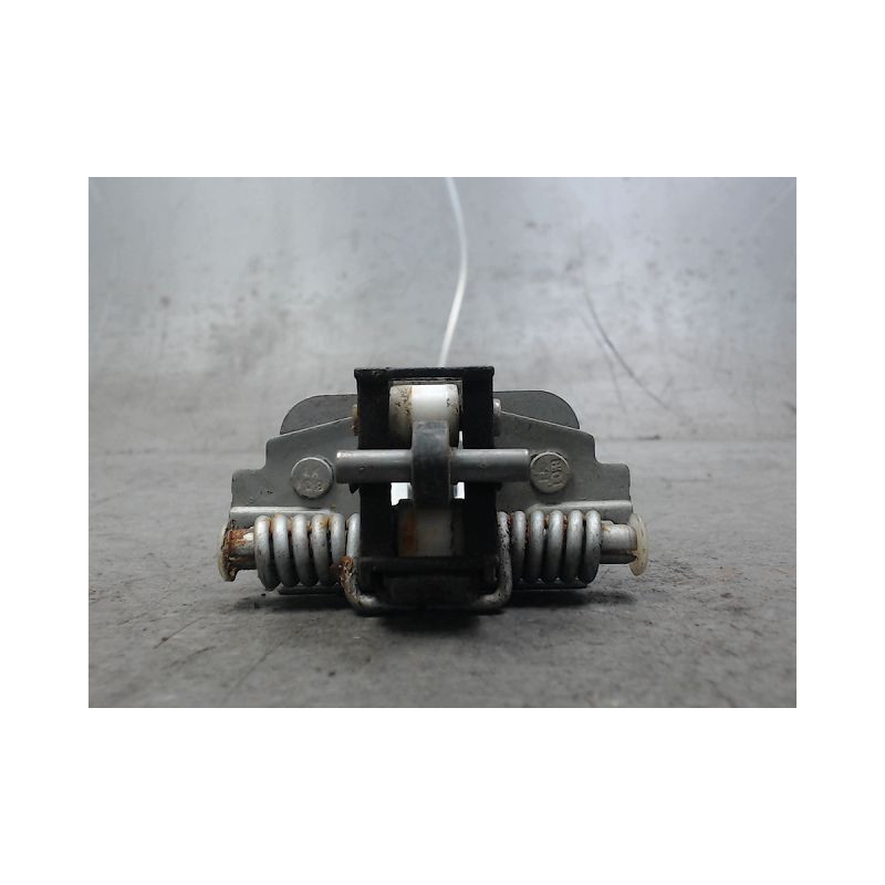 TIRANT PORTE ARD PEUGEOT 3008 2009-