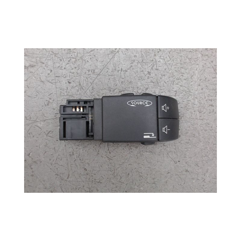 COMMANDE AUTORADIO RENAULT TRAFIC