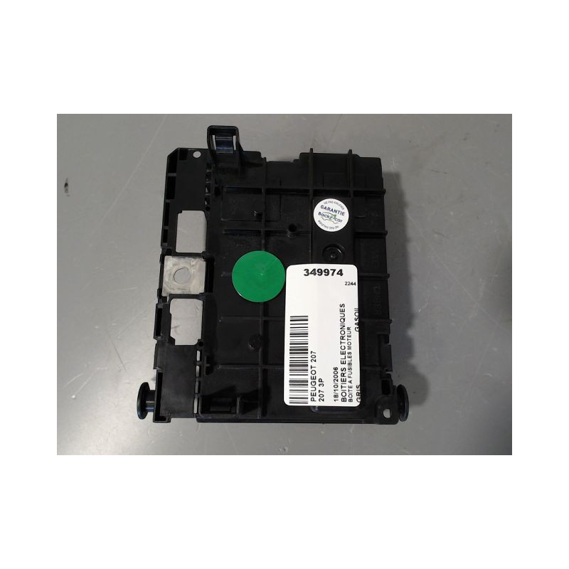 BOITE A FUSIBLES PEUGEOT 207 3P