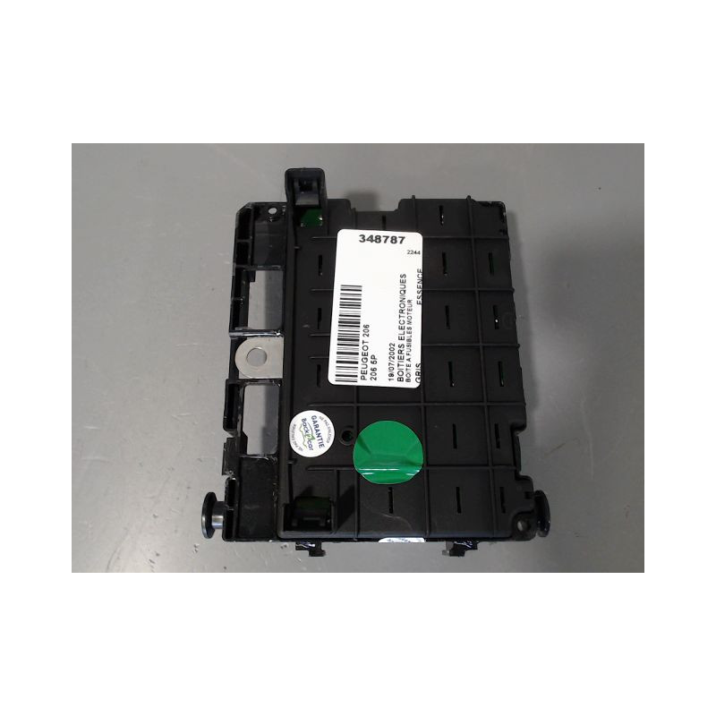 BOITE A FUSIBLES PEUGEOT 206 5P