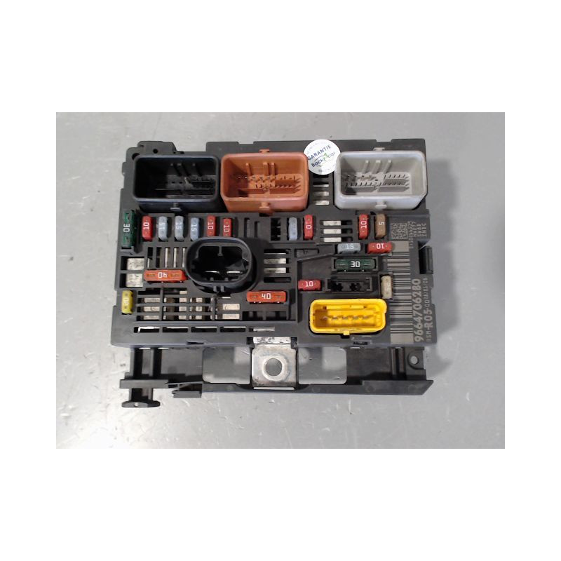 BOITE A FUSIBLES PEUGEOT 308 2007-