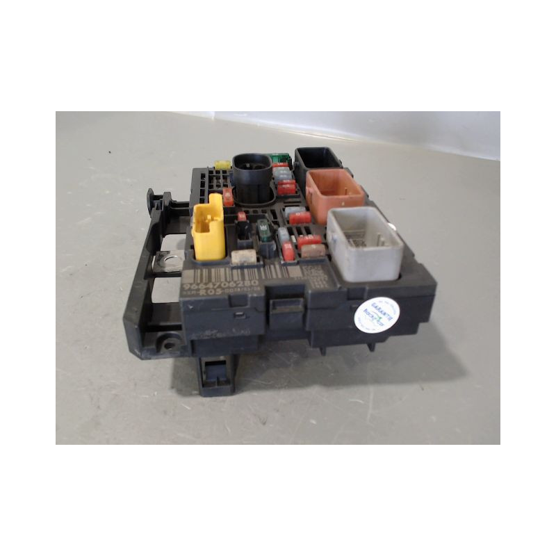 BOITE A FUSIBLES PEUGEOT 308 2007-