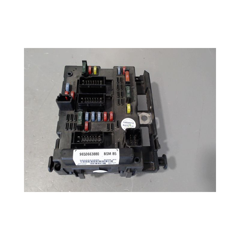 BOITE A FUSIBLES PEUGEOT 206 3P