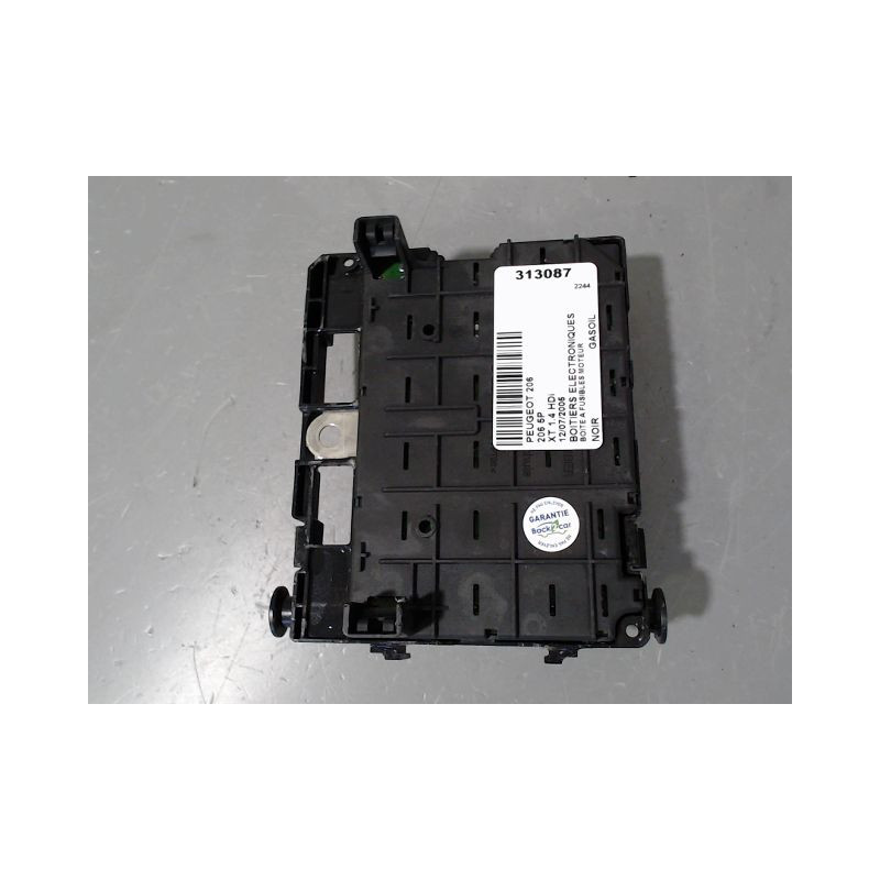 BOITE A FUSIBLES PEUGEOT 206 5P