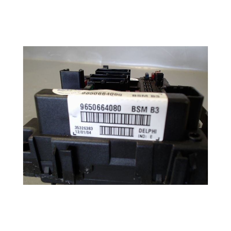 BOITE A FUSIBLES PEUGEOT 206 5P
