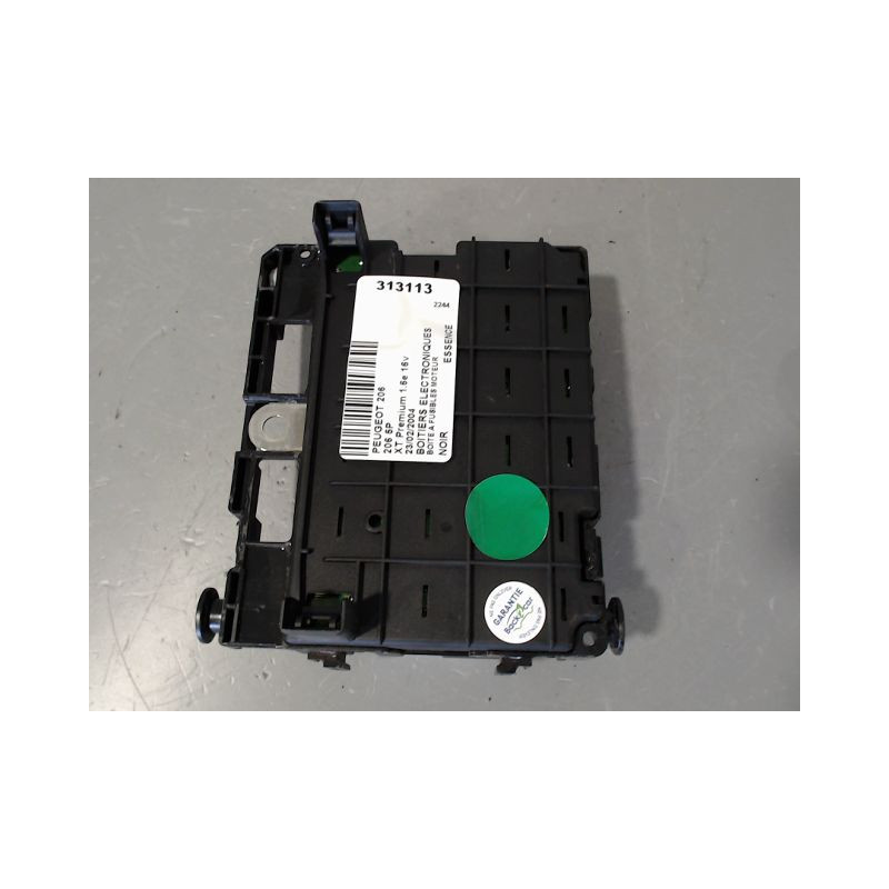 BOITE A FUSIBLES PEUGEOT 206 5P