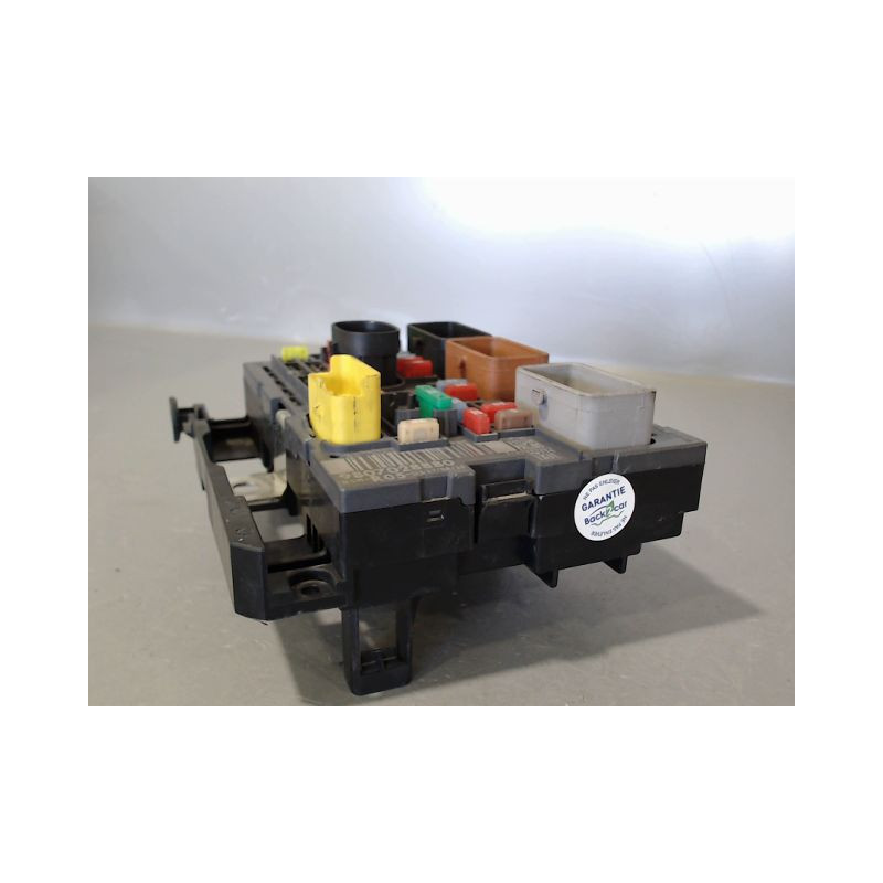 BOITE A FUSIBLES PEUGEOT PARTNER FGT 2002-