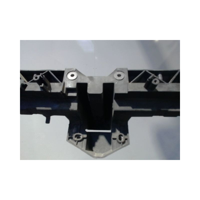 TRAVERSE SUPERIEURE ARMATURE AVANT PEUGEOT 3008 2009-
