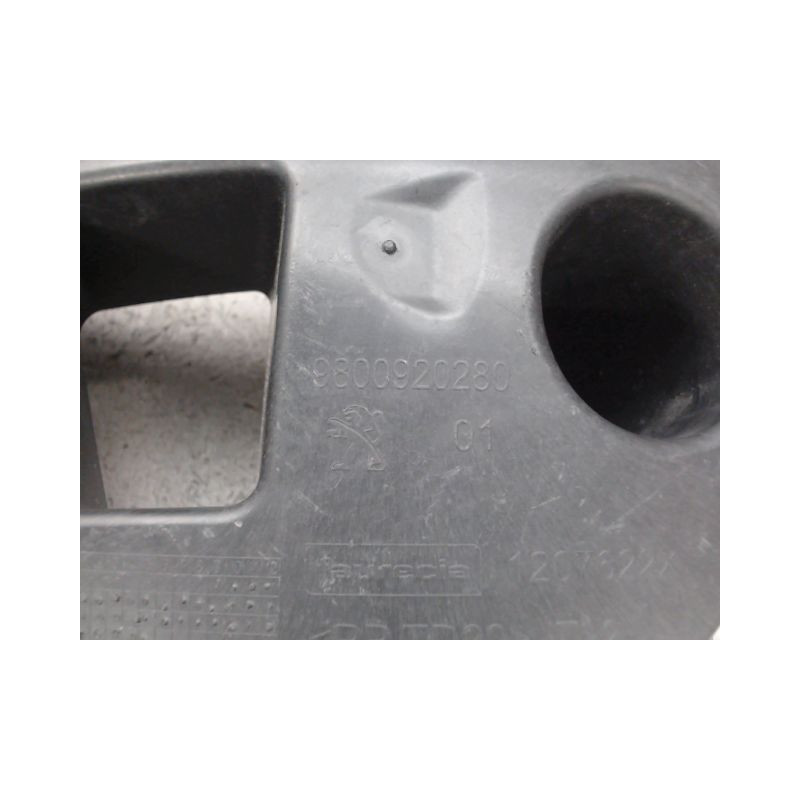 SUPPORT PARE-CHOC ARG PEUGEOT 308