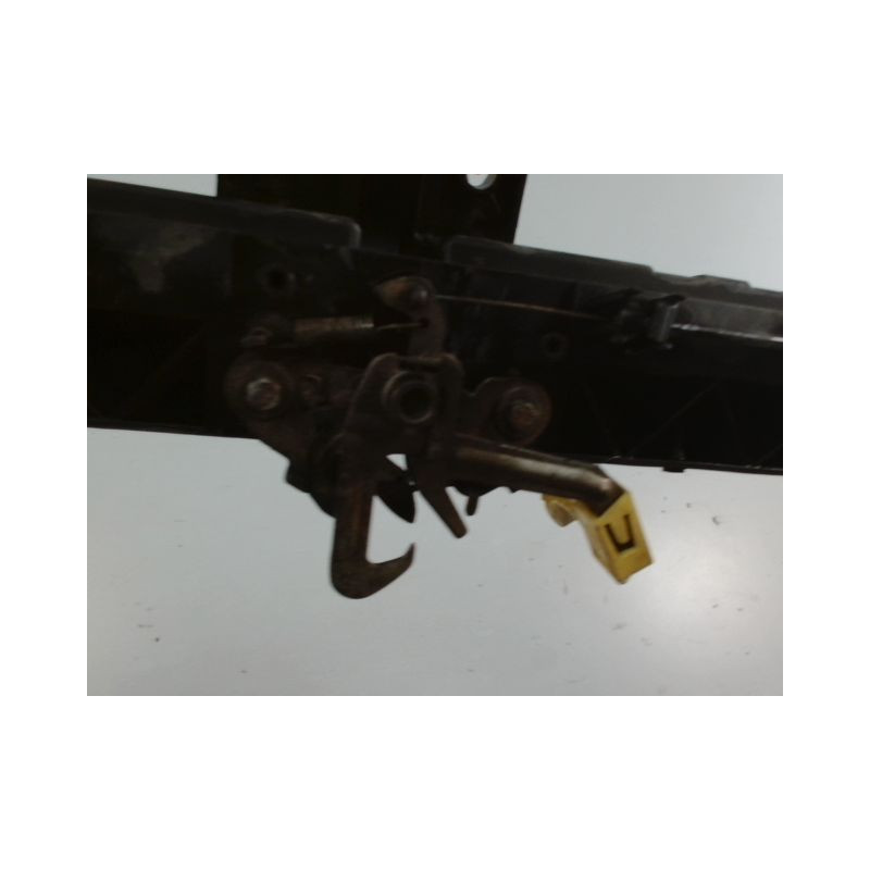 TRAVERSE SUPERIEURE ARMATURE AVANT PEUGEOT PARTNER