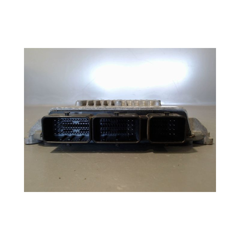 CALCULATEUR MOTEUR FORD FOCUS