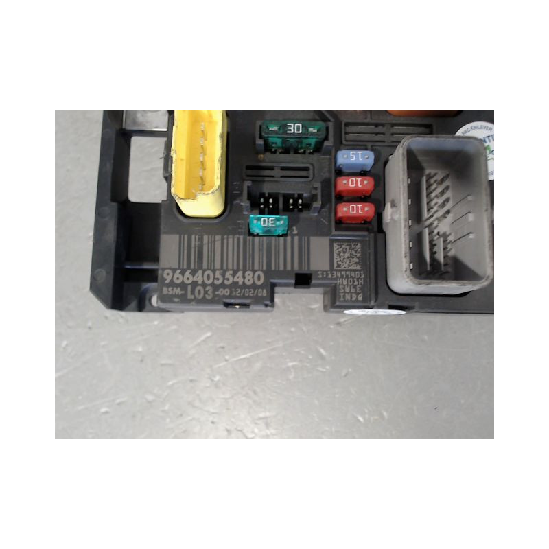 BOITE A FUSIBLES PEUGEOT 1007