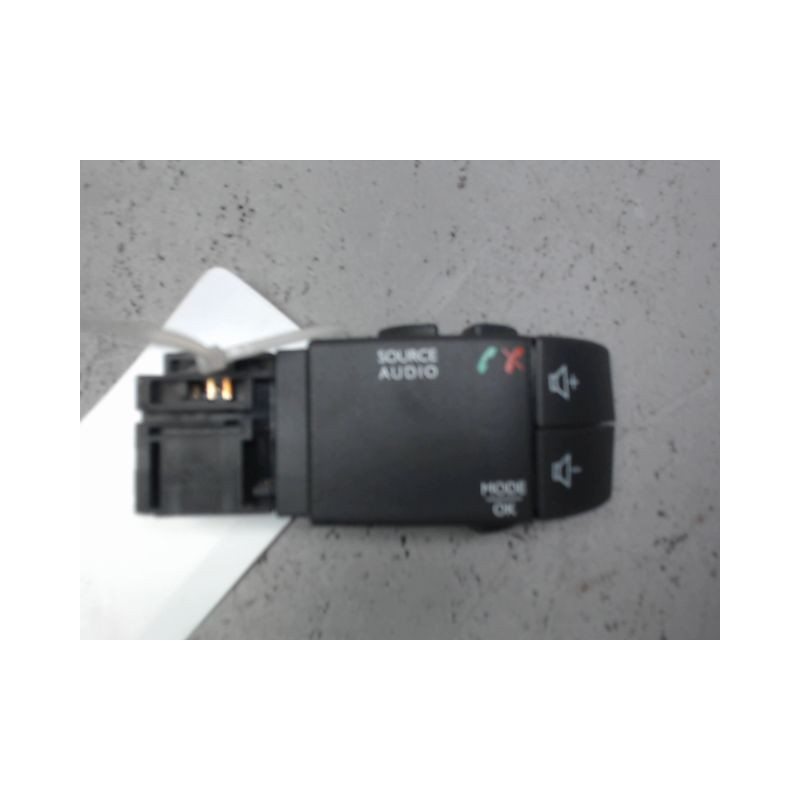 COMMANDE AUTORADIO RENAULT TRAFIC
