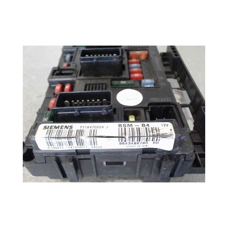 BOITE A FUSIBLES PEUGEOT 206 SW 02-06