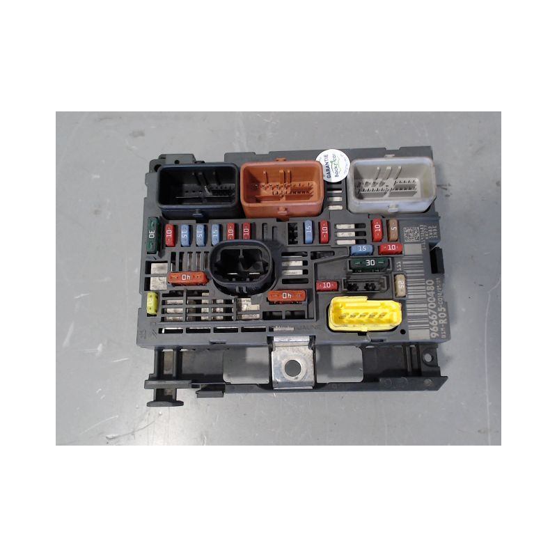 BOITE A FUSIBLES PEUGEOT 308 SW 2008-