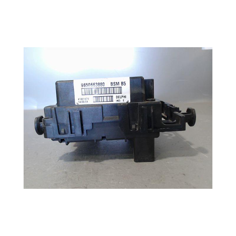 BOITE A FUSIBLES PEUGEOT 307 CC 2P Phase 1 2003-2005