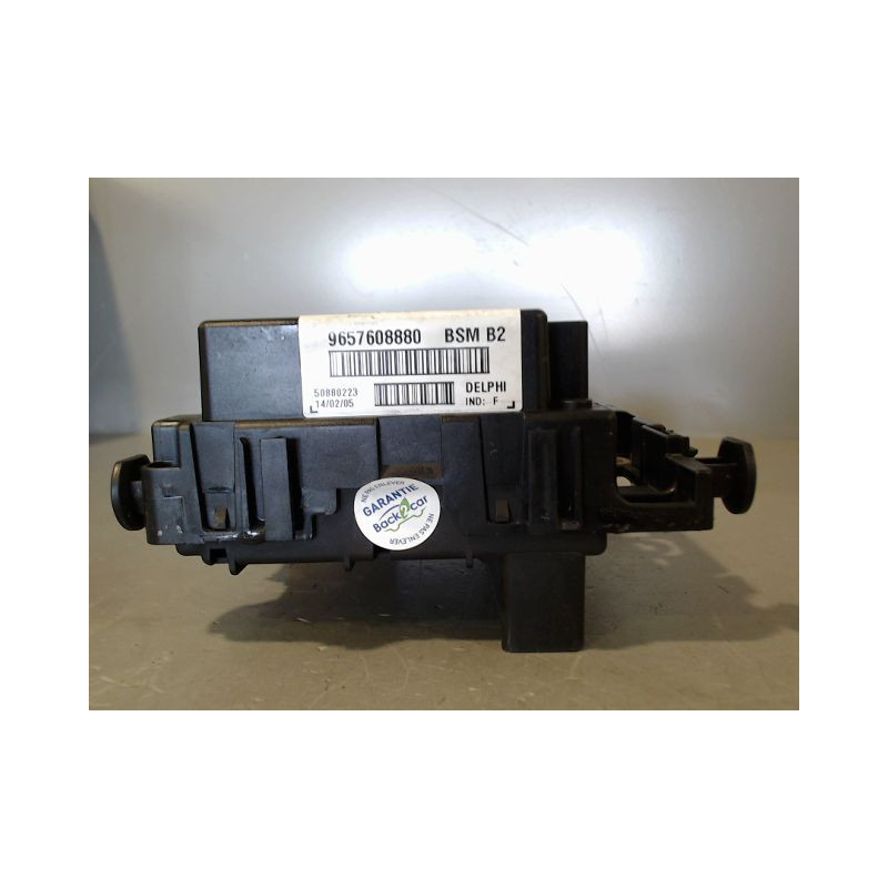 BOITE A FUSIBLES PEUGEOT 307 Phase 1 2001-2005