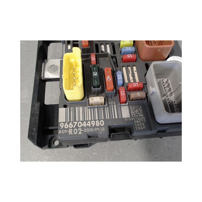 BOITE A FUSIBLES PEUGEOT 3008 2009-