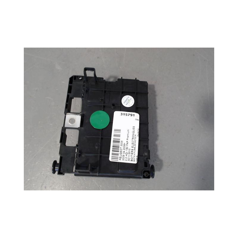 BOITE A FUSIBLES PEUGEOT 3008 2009-