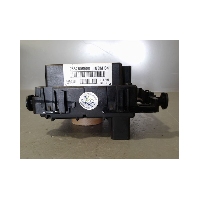 BOITE A FUSIBLES PEUGEOT 206 5P