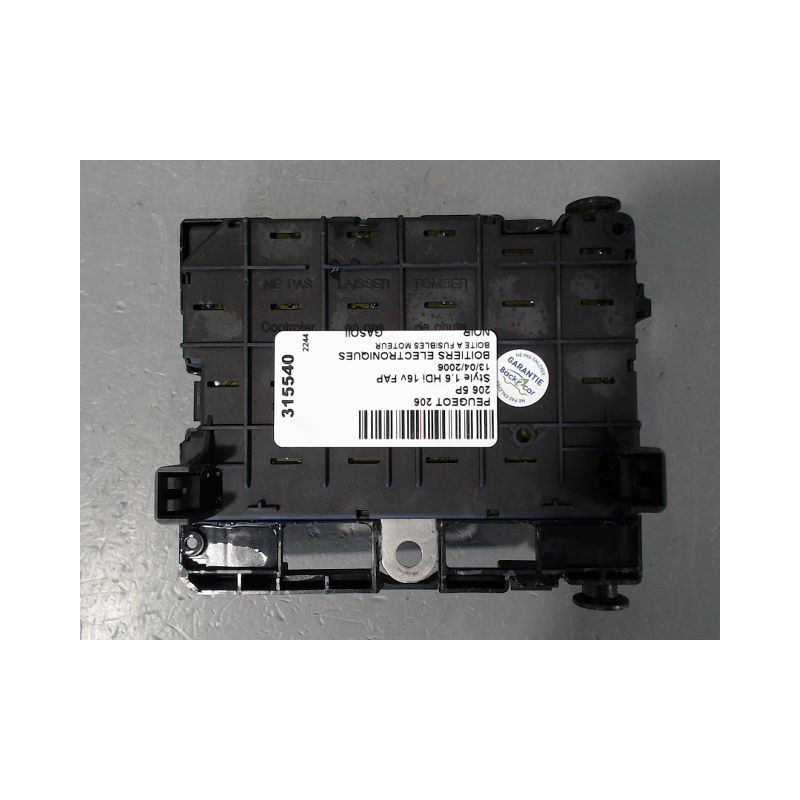BOITE A FUSIBLES PEUGEOT 206 5P