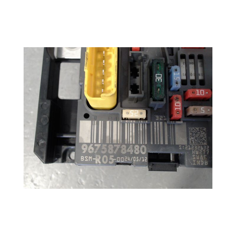 BOITE A FUSIBLES PEUGEOT 308 2011-