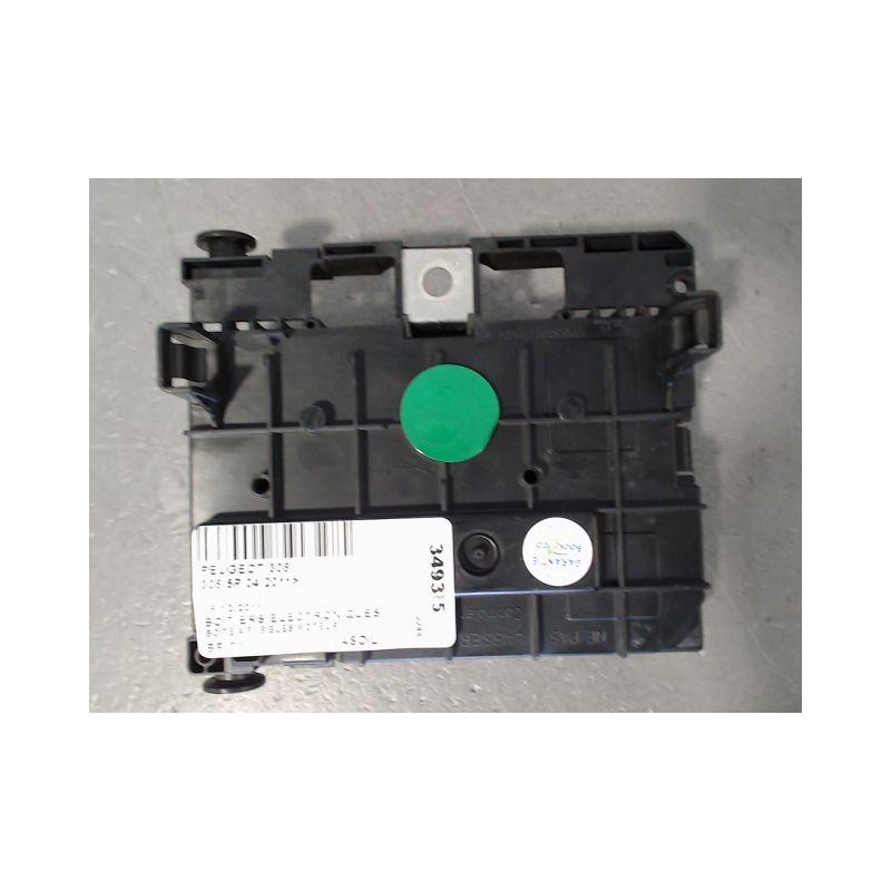 BOITE A FUSIBLES PEUGEOT 308 2011-
