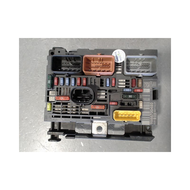 BOITE A FUSIBLES PEUGEOT 308 2009-
