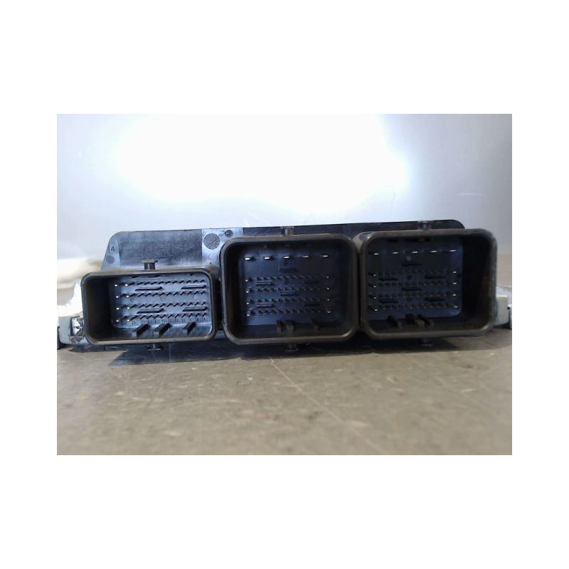 CALCULATEUR MOTEUR FORD C-MAX