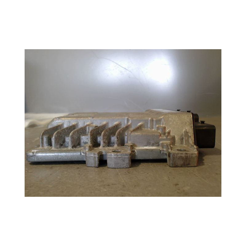 CALCULATEUR MOTEUR FORD C-MAX