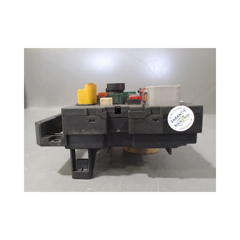 BOITE A FUSIBLES PEUGEOT 307 SW 2005-