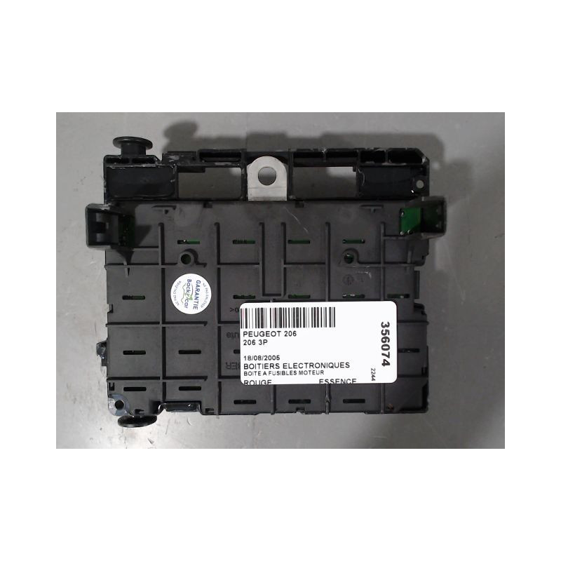 BOITE A FUSIBLES PEUGEOT 206 3P