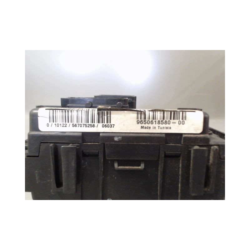 BOITE A FUSIBLES PEUGEOT 206 SW 02-06