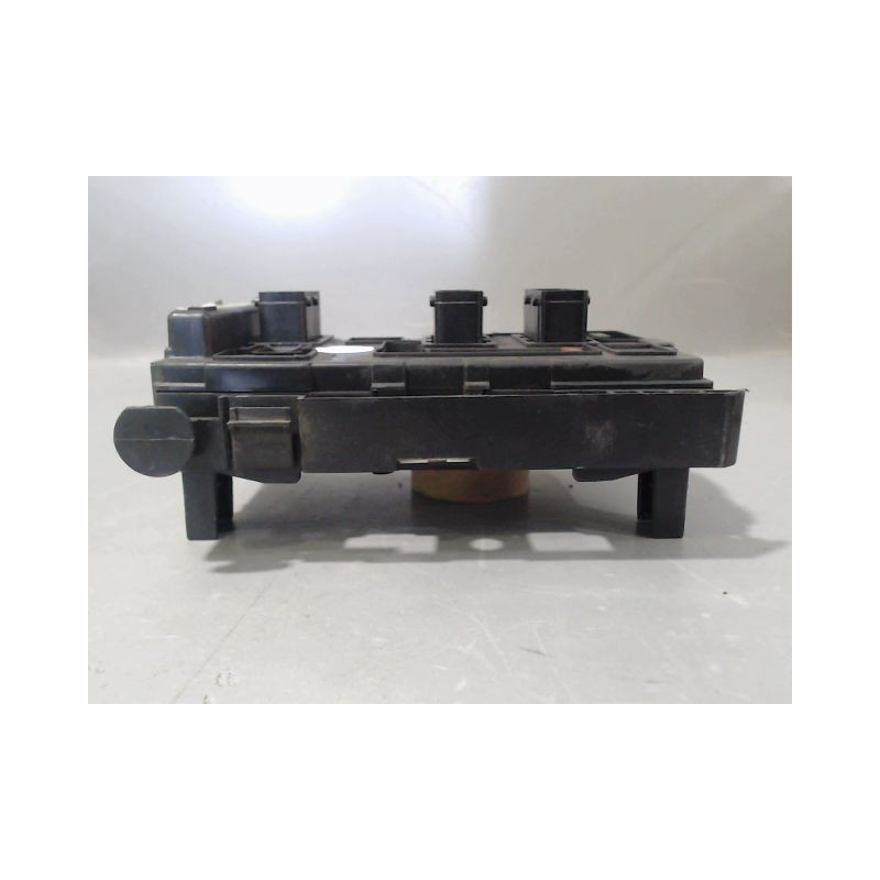 BOITE A FUSIBLES PEUGEOT 206 SW 02-06