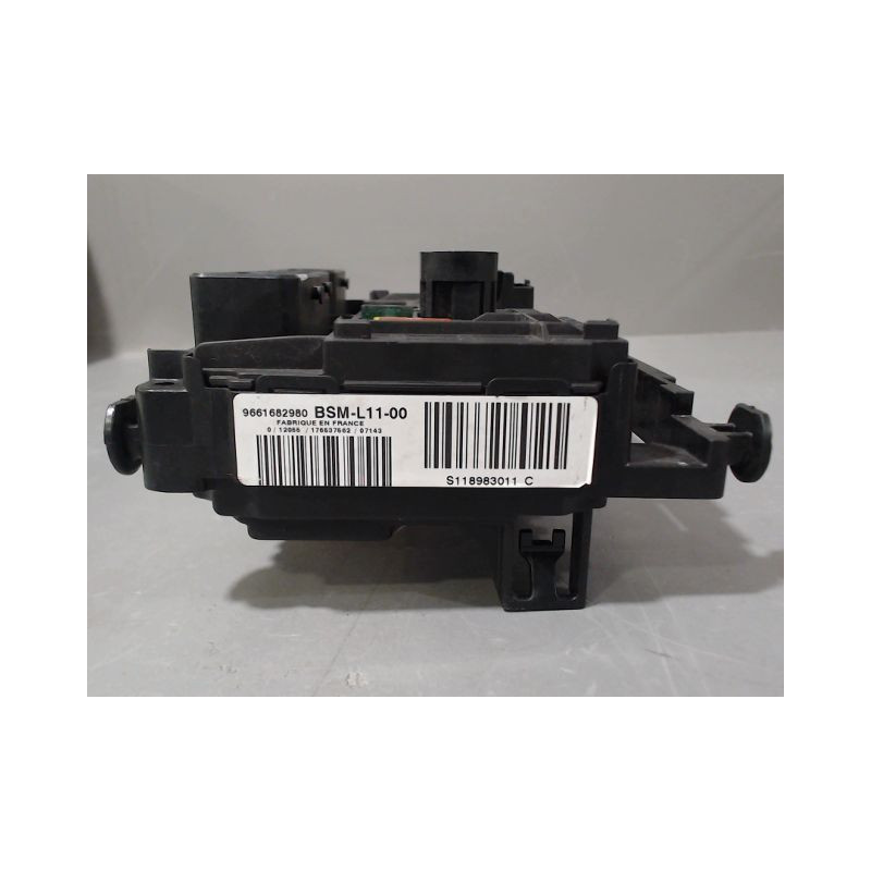 BOITE A FUSIBLES PEUGEOT 3008 2009-