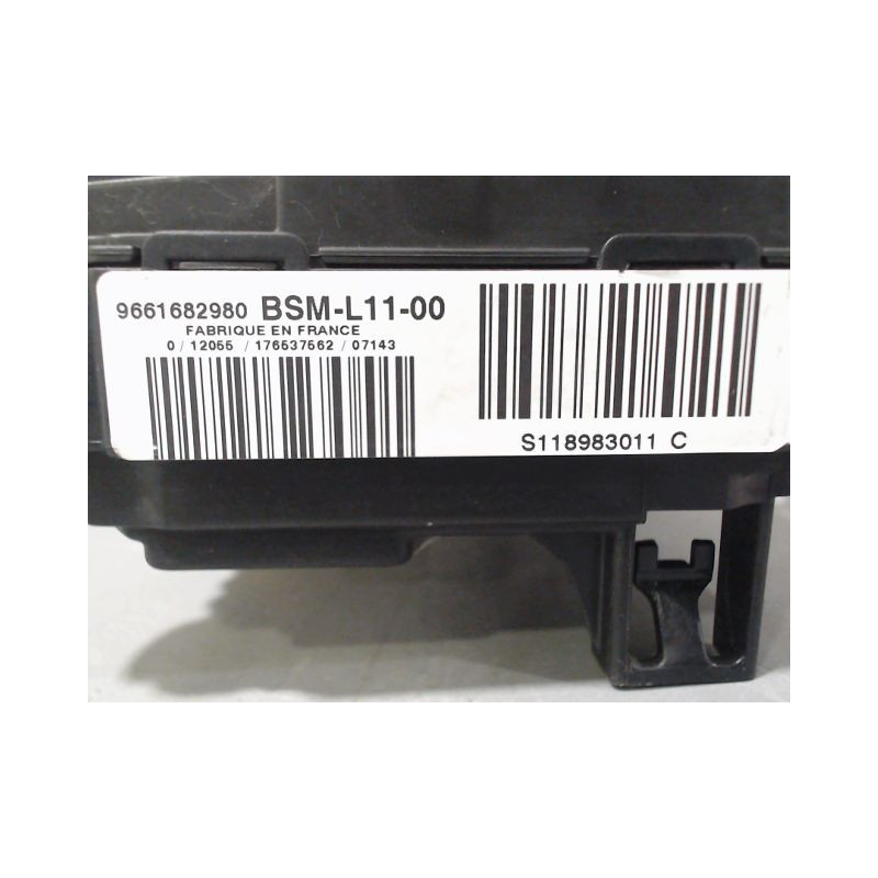 BOITE A FUSIBLES PEUGEOT 3008 2009-