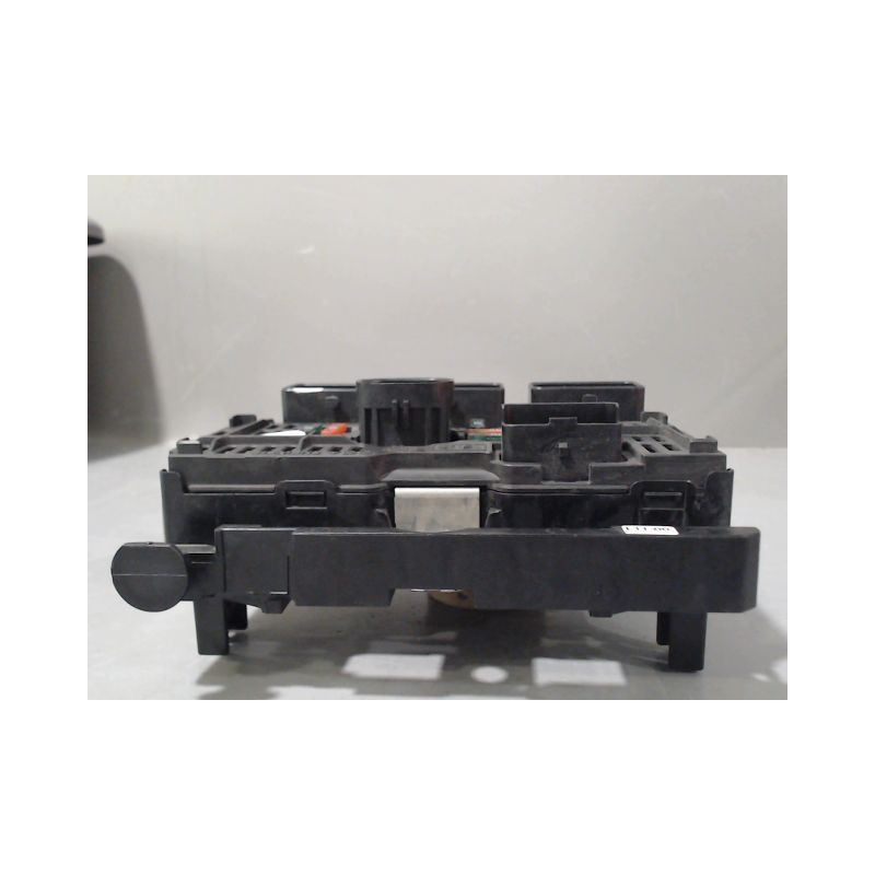 BOITE A FUSIBLES PEUGEOT 3008 2009-