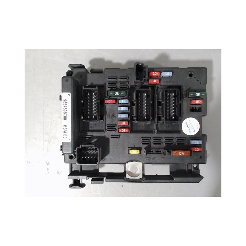 BOITE A FUSIBLES PEUGEOT 206 5P