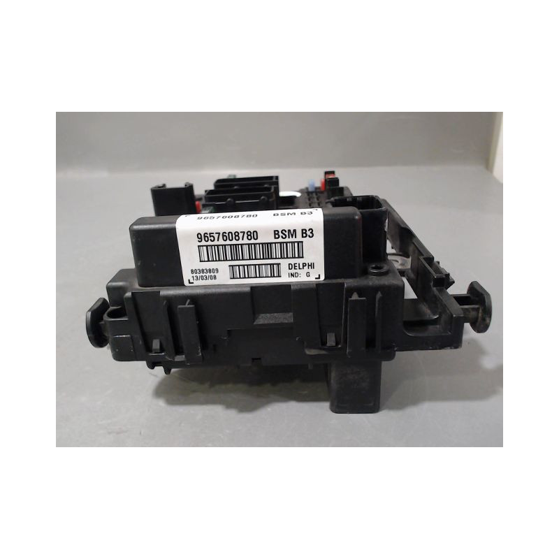 BOITE A FUSIBLES PEUGEOT 206 5P