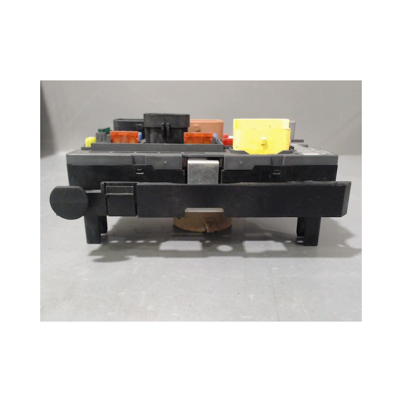 BOITE A FUSIBLES PEUGEOT 308 2009-