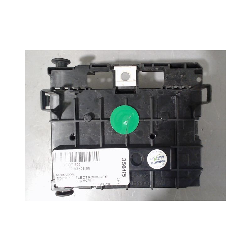 BOITE A FUSIBLES PEUGEOT 307 CC 03-05