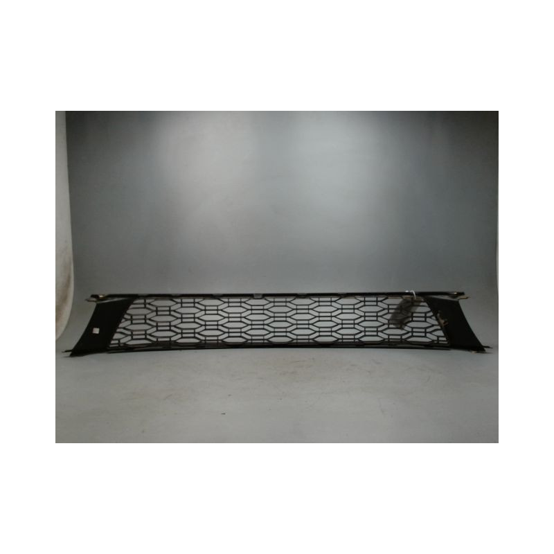 GRILLE PARE-CHOC AVANT DACIA SANDERO