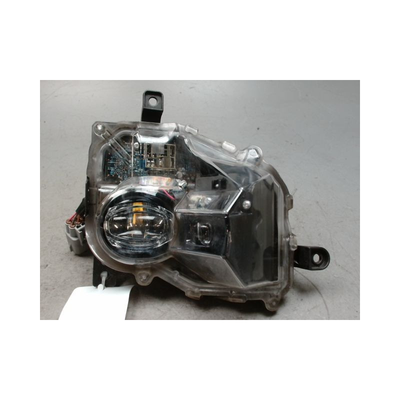 PHARE ANTIBROUILLARD AVANT DROIT LEXUS UX250H