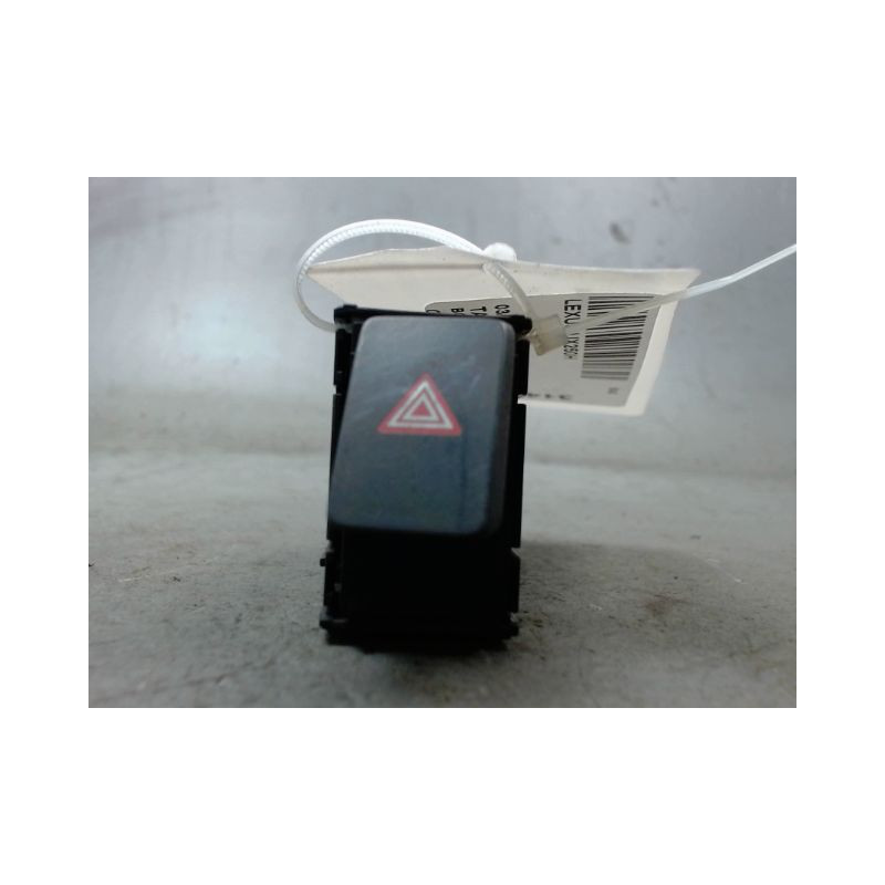 BOUTON DE WARNING LEXUS UX250H
