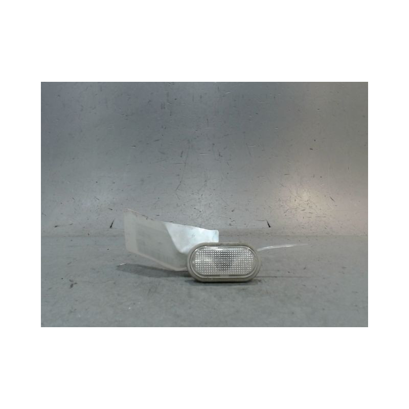 REPETITEUR AILE DROIT RENAULT TRAFIC